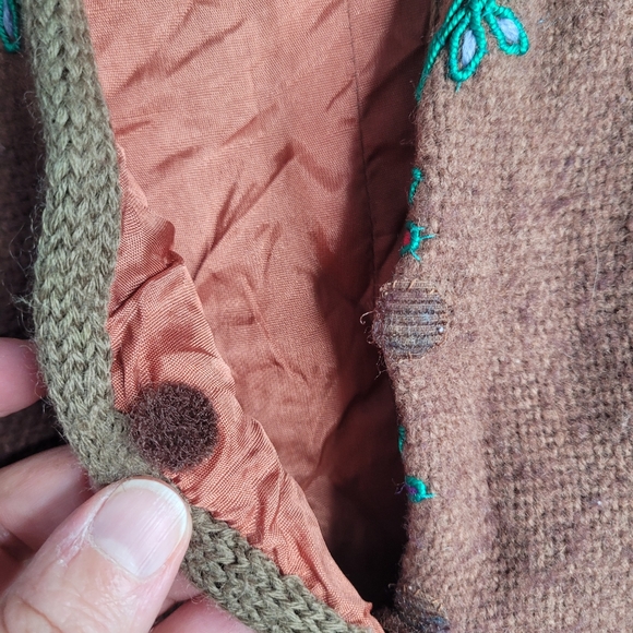 Vintage brown wool vest with embroidery - Picture 11 of 16